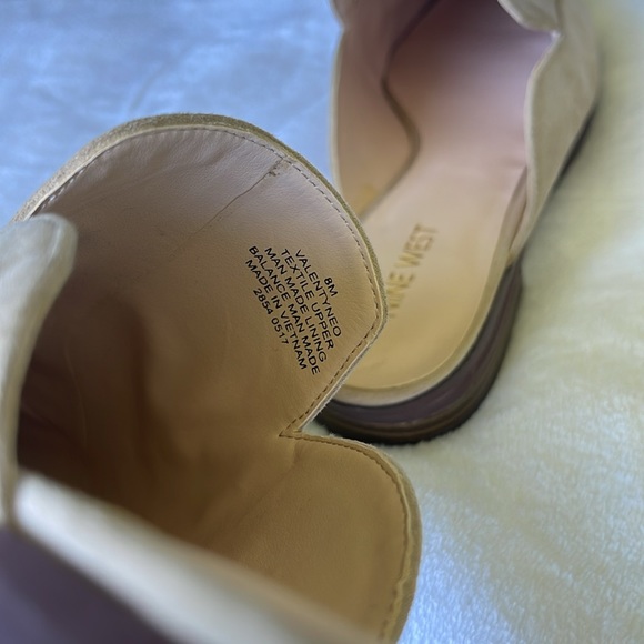 Women’s Nine West Suede Mules - Size 8 - LIKE NEW in Very Great Condition!! - Picture 4 of 12